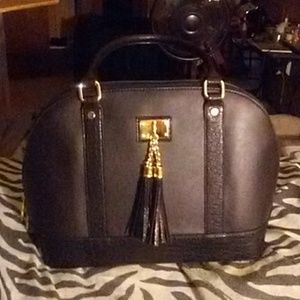 BLACK DOME SATCHEL BAG $8.00